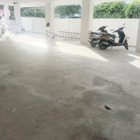 Sai Durga Banquet Hall And Ac Rooms تيروباتي المظهر الخارجي الصورة